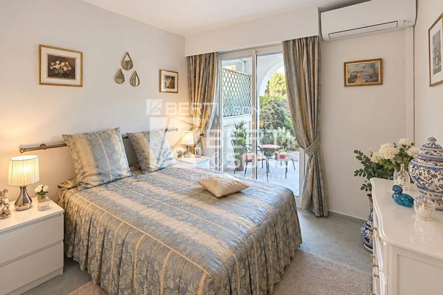 Appartement à vendre à Mandelieu-la-Napoule — Vue parc & jardin — photo 5