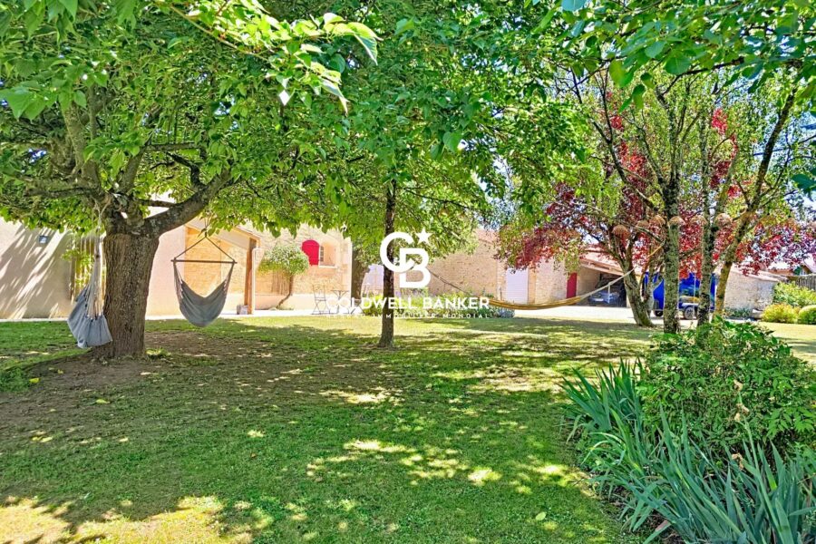 Maison à vendre à Thiré — Vue parc & jardin — photo 6