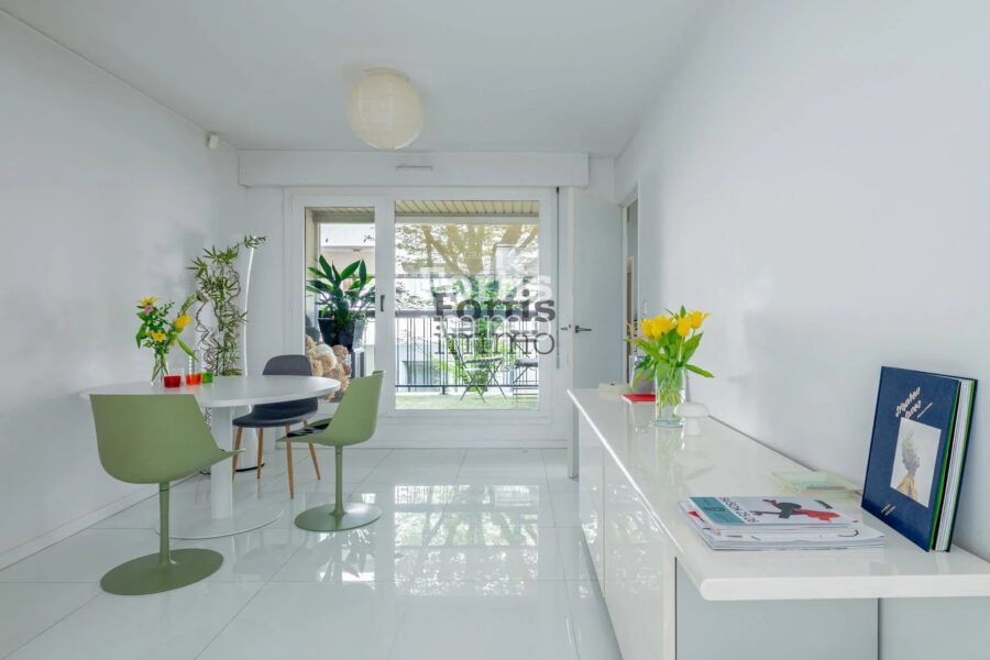 Appartement à vendre à Paris 20e arrondissement — Vue sur la ville — photo 5