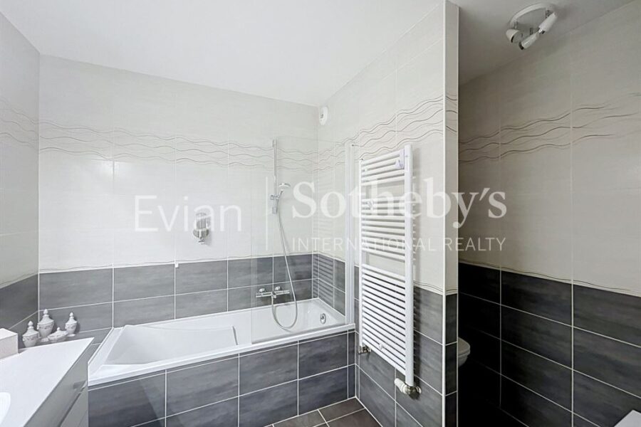 Appartement à vendre à Évian-les-Bains — Vue fleuve — photo 9