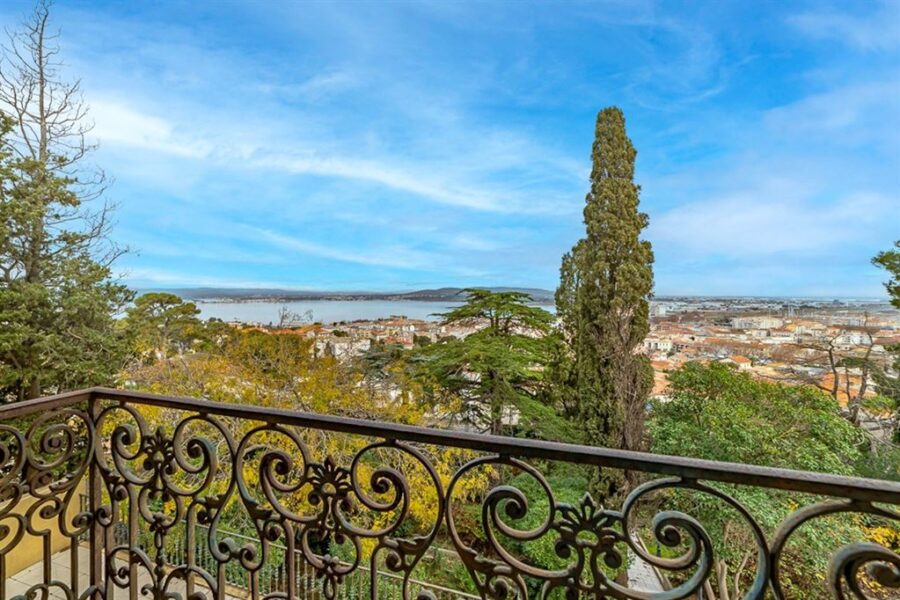 Maison à vendre à Sète — Vue fleuve — photo 1