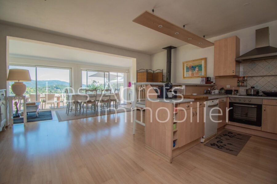 Maison à vendre à Les adrets-de-l&rsquo;estérel — Vue montagne — photo 4