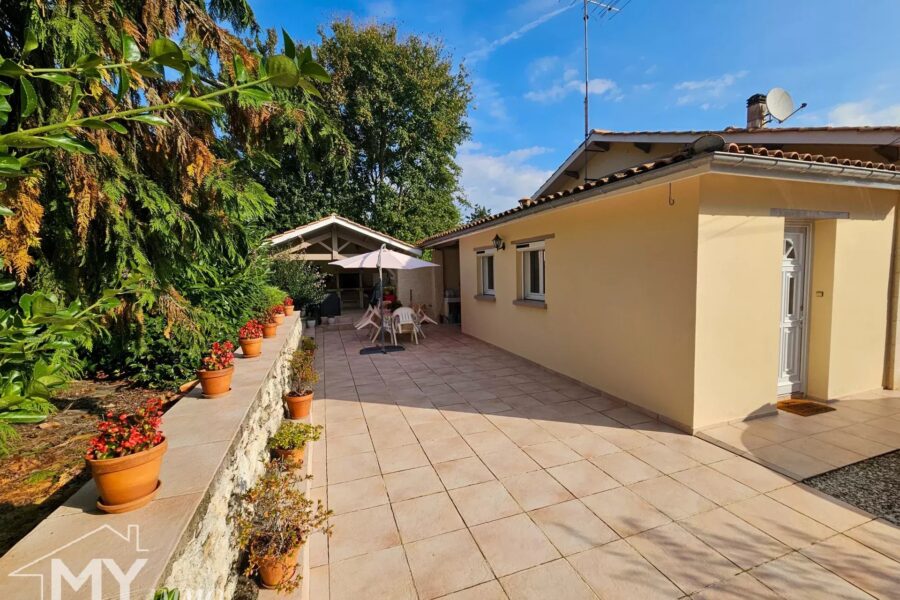 Maison à vendre à La Roquille — Vue parc & jardin — photo 20