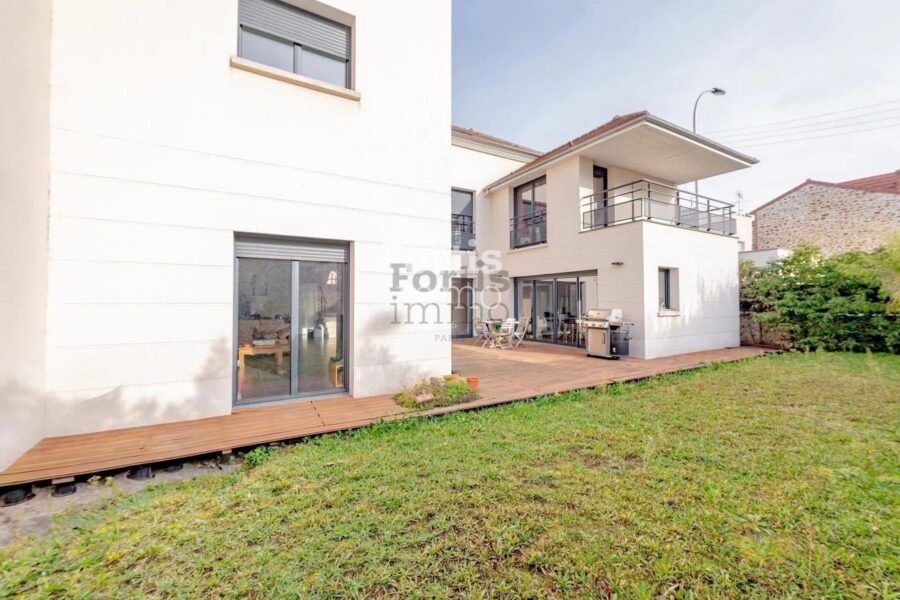 Maison à vendre à Bois-Colombes — Vue parc & jardin — photo 5