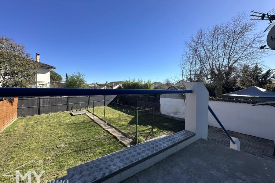 Maison à vendre à Bergerac — Vue parc & jardin — photo 3