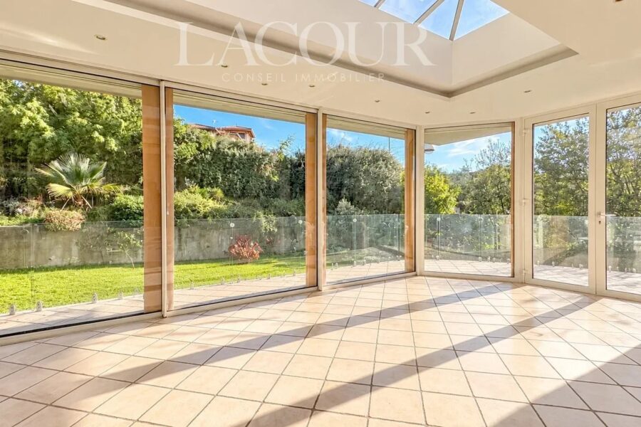 Maison à vendre à Cannes — Vue parc & jardin — photo 1