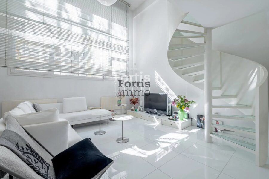 Appartement à vendre à Paris 20e arrondissement — Vue sur la ville — photo 3