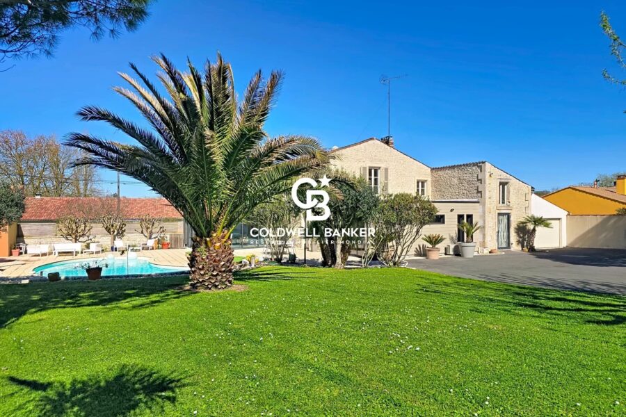 Maison à vendre à Fontenay-le-Comte — Vue parc & jardin — photo 6