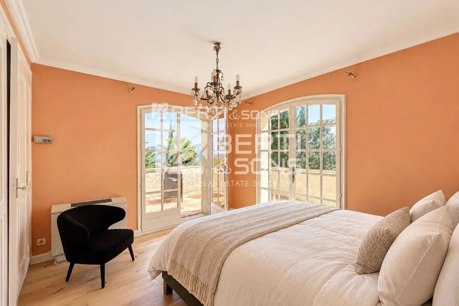 Maison à vendre à Mandelieu-la-Napoule — Vue mer — photo 8