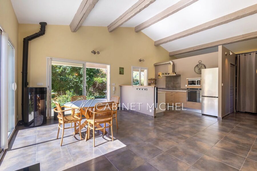 Maison à vendre à Roquefort-les-Pins — Vue parc & jardin — photo 15