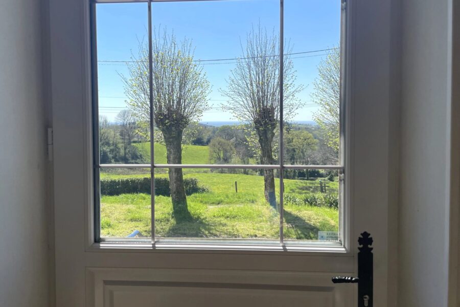 Maison à vendre à Saint-Léger-de-Fougeret — Vue montagne — photo 5