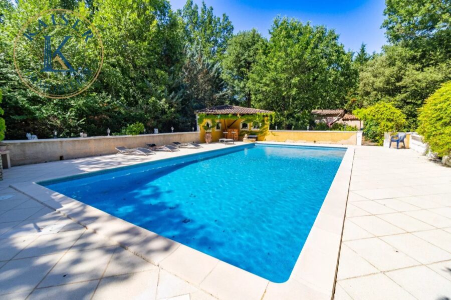 Maison à vendre à Nans-les-pins — Vue parc & jardin — photo 3