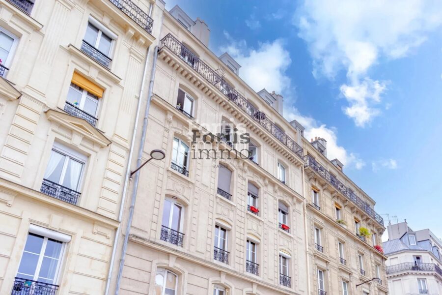 Appartement à vendre à Paris 10e arrondissement — Vue sur la ville — photo 16