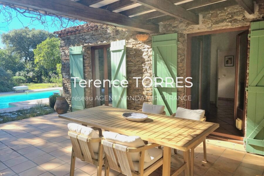 Maison à vendre à La Garde-Freinet — Vue montagne — photo 3