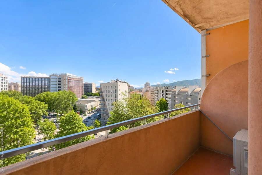 Appartement à vendre à Marseille 10e arrondissement — Vue sur la ville — photo 1