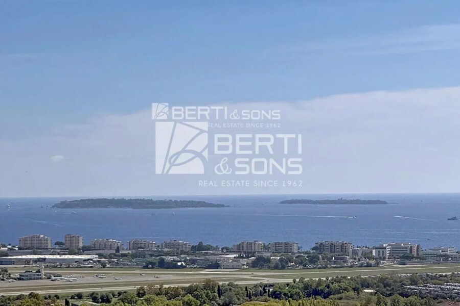 Appartement à vendre à Mandelieu-la-Napoule — Vue mer — photo 1