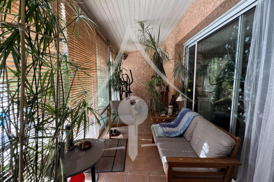 Maison à vendre à Saint-Hilaire — Vue parc & jardin — photo 3