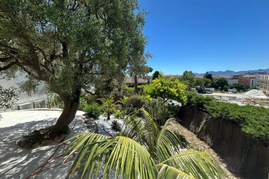 Appartement à vendre à Cannes — Vue parc & jardin — photo 1