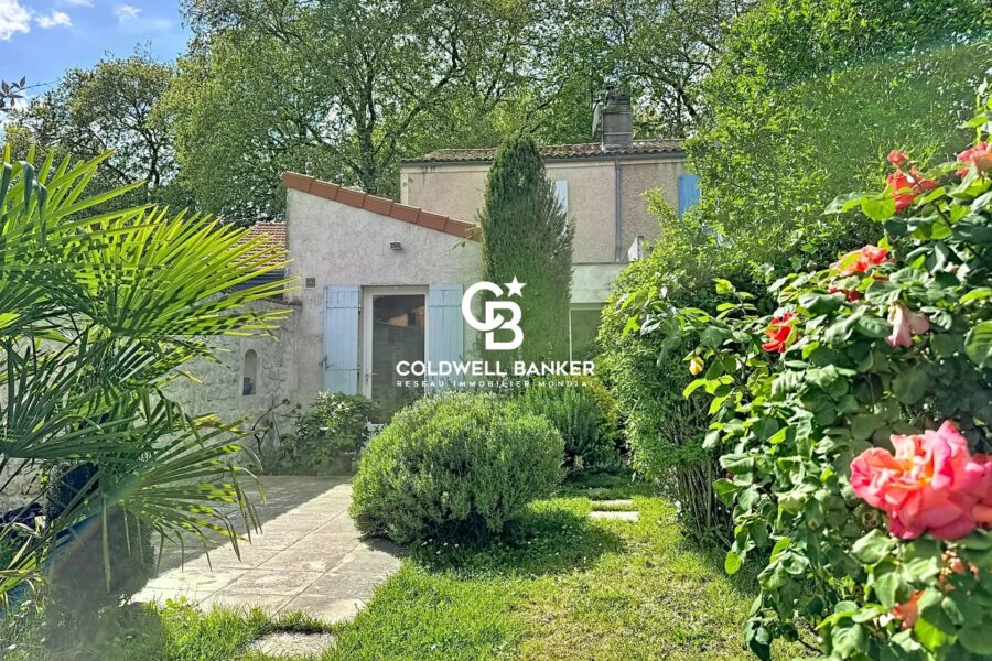 Maison à vendre à Saintes — Vue parc & jardin — photo 2