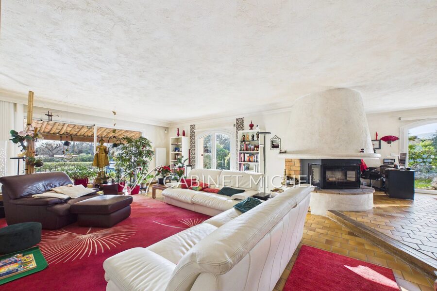 Maison à vendre à Roquefort-les-Pins — Vue dégagée — photo 7