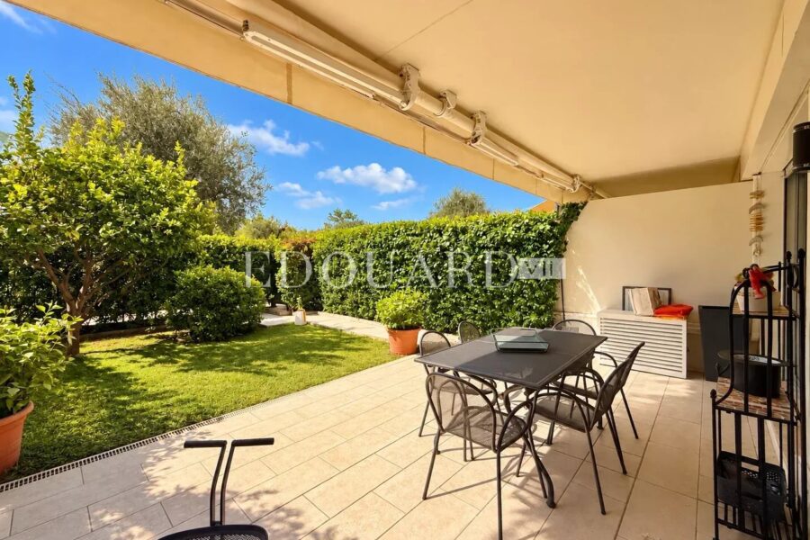 Appartement à vendre à Roquebrune-Cap-Martin — Vue parc & jardin — photo 1