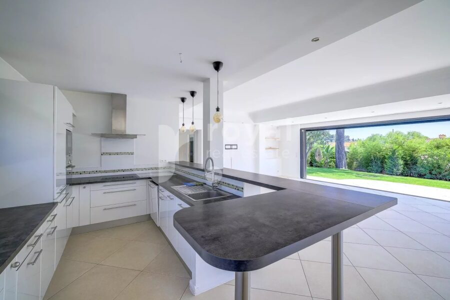 Maison à vendre à Mougins — Vue parc & jardin — photo 5