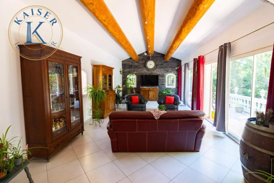 Maison à vendre à Nans-les-pins — Vue parc & jardin — photo 5