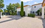 Maison à vendre à Roquefort-les-Pins — Vue parc & jardin — photo 4