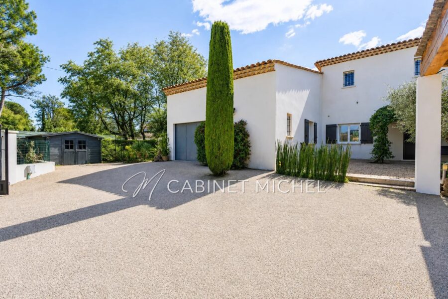 Maison à vendre à Roquefort-les-Pins — Vue parc & jardin — photo 4