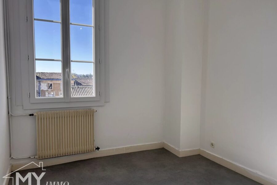 Maison à vendre à Sainte-Foy-la-Grande — Vue sur la ville — photo 7