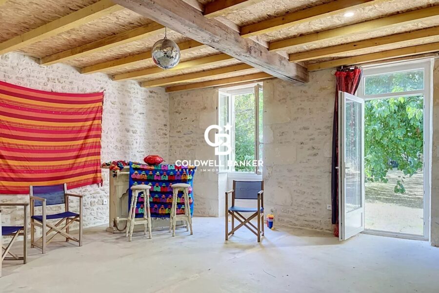 Maison à vendre à Saint-Savinien — Vue parc & jardin — photo 22
