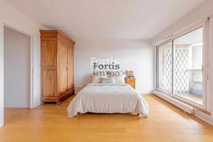 Appartement à vendre à Paris 14e arrondissement — Vue sur la ville — photo 13