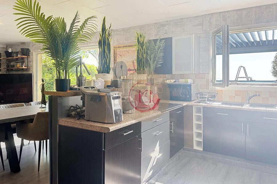 Maison à vendre à Les Adrets-de-l&rsquo;Estérel — Vue mer — photo 12