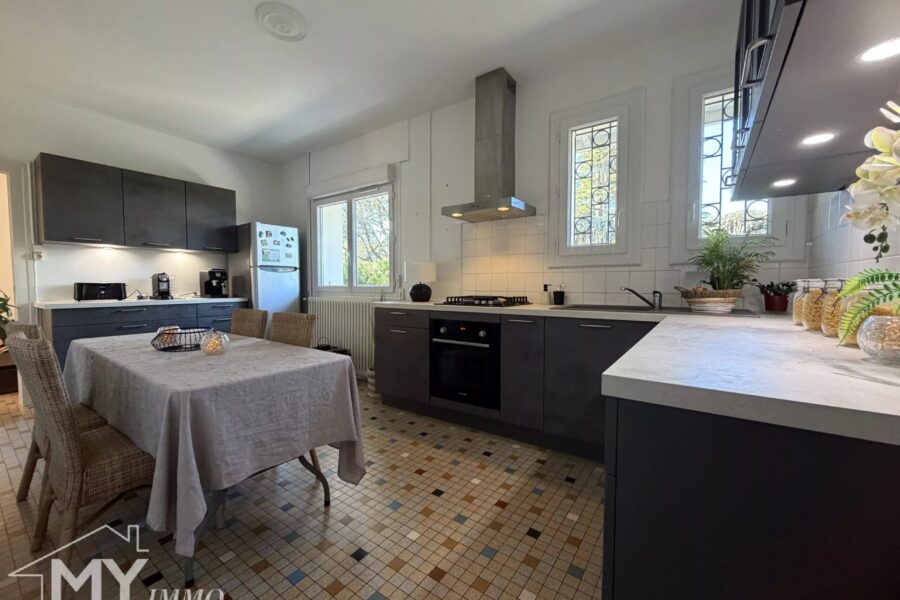 Maison à vendre à Pineuilh — Vue parc & jardin — photo 6