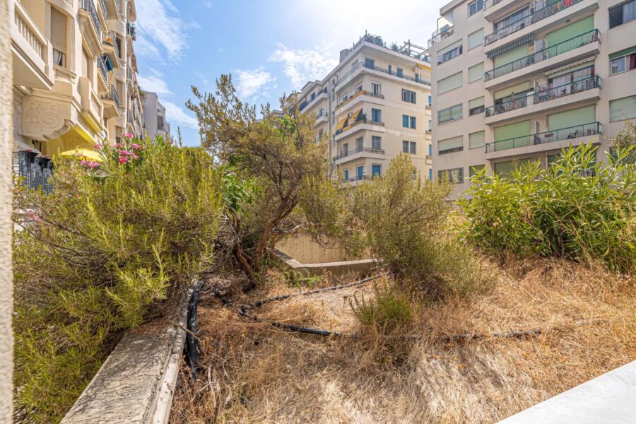 Appartement à louer à Nice — Vue parc & jardin — photo 1