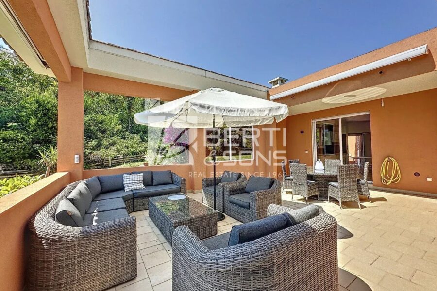 Maison à vendre à Mandelieu-la-Napoule — Vue montagne — photo 2