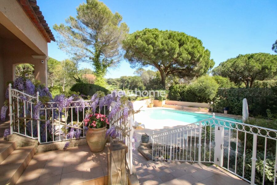 Maison à vendre à Saint-Raphaël — Vue golf — photo 3