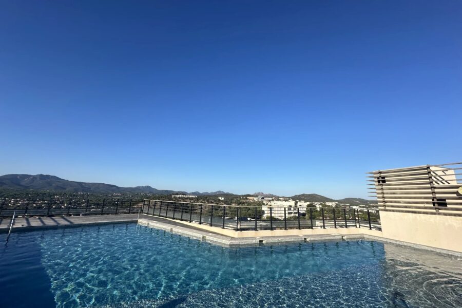 Appartement à vendre à Saint-raphaël — Vue sur la ville — photo 2