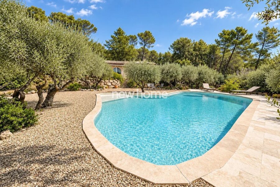 Maison à vendre à Saint-Antonin-du-Var — Vue montagne — photo 4