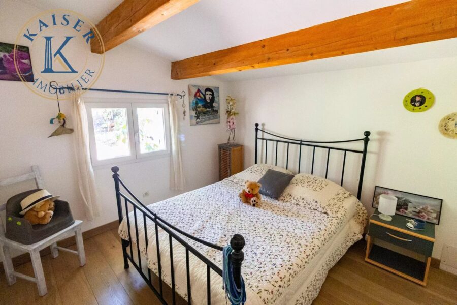 Maison à vendre à Nans-les-pins — Vue parc & jardin — photo 7