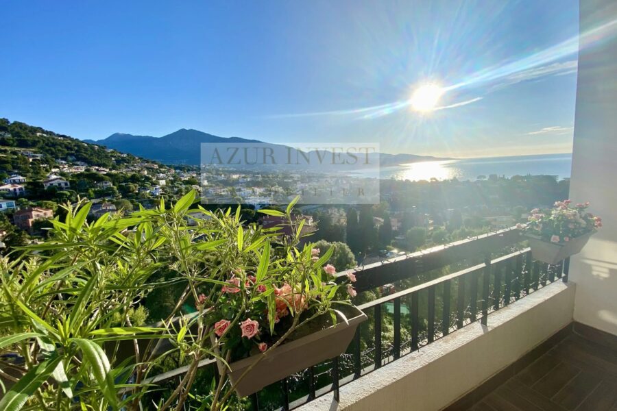 Appartement à vendre à Roquebrune-Cap-Martin — Vue mer — photo 1