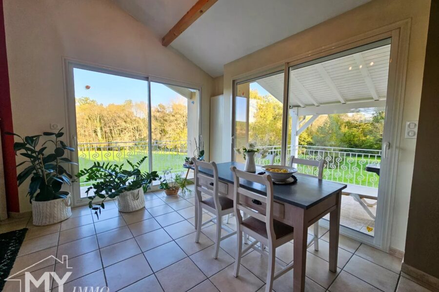 Maison à vendre à Pineuilh — Vue montagne — photo 1