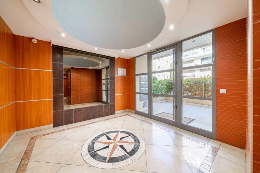 Appartement à vendre à Juan-les-Pins — Vue sur la ville — photo 3