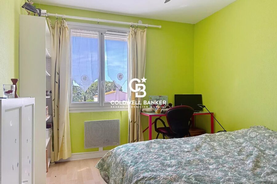 Maison à vendre à Saint-Georges-des-Coteaux — Vue parc & jardin — photo 10