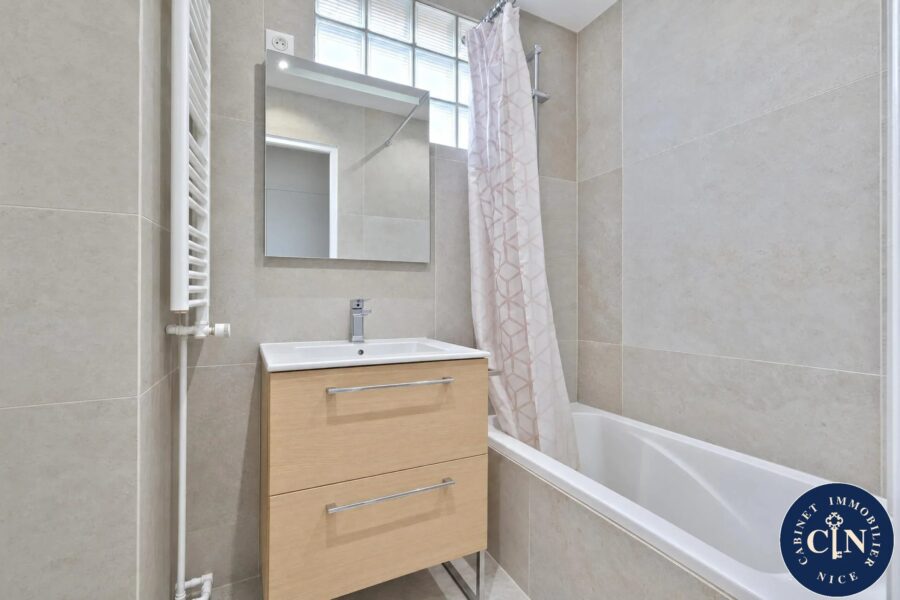 Appartement à vendre à Nice — Vue sur la ville — photo 8