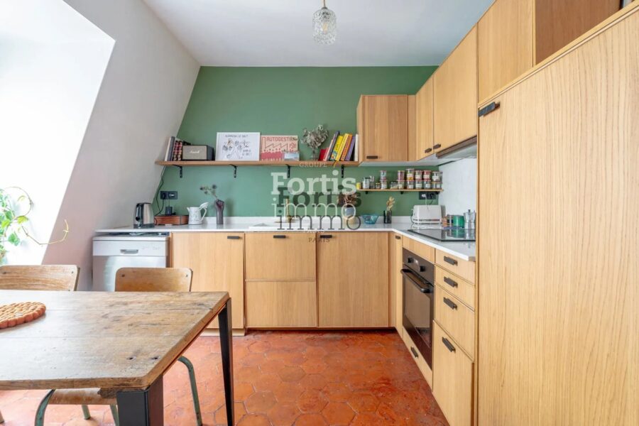 Appartement à vendre à Paris 10e arrondissement — Vue sur la ville — photo 8