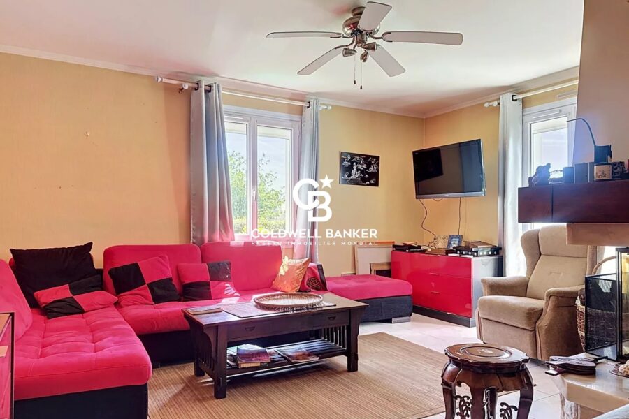 Maison à vendre à Saint-Georges-des-Coteaux — Vue parc & jardin — photo 7