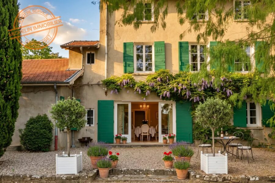 Maison à vendre à Champagne-au-Mont-d&rsquo;Or — Vue parc & jardin — photo 2