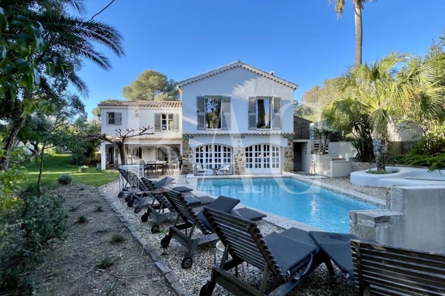 Maison à vendre à Sainte-Maxime — Vue parc & jardin — photo 13
