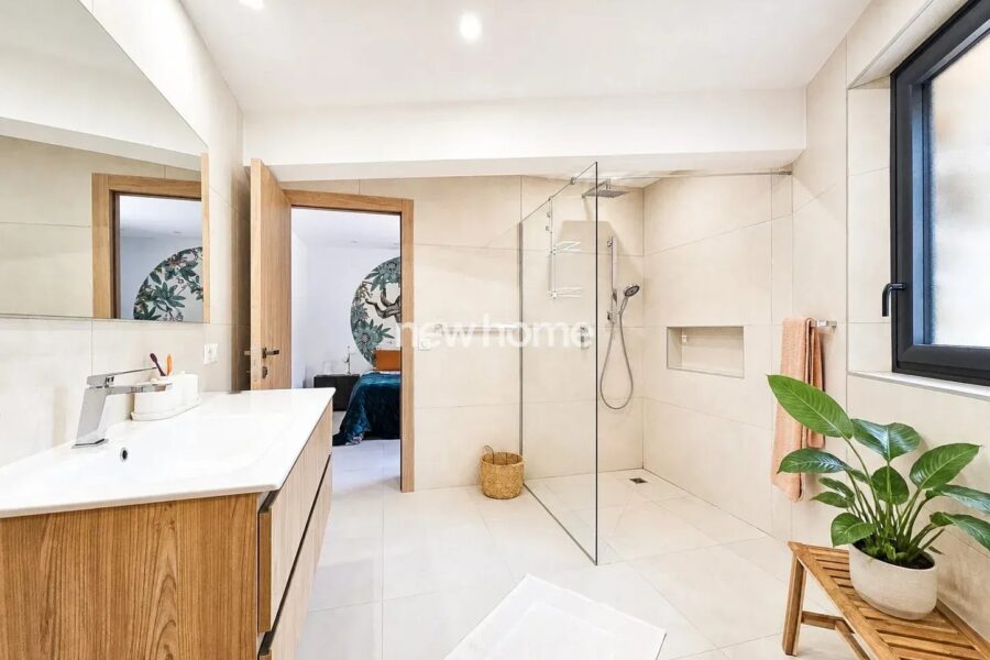 Maison à vendre à Saint-Antonin-du-Var — Vue montagne — photo 25